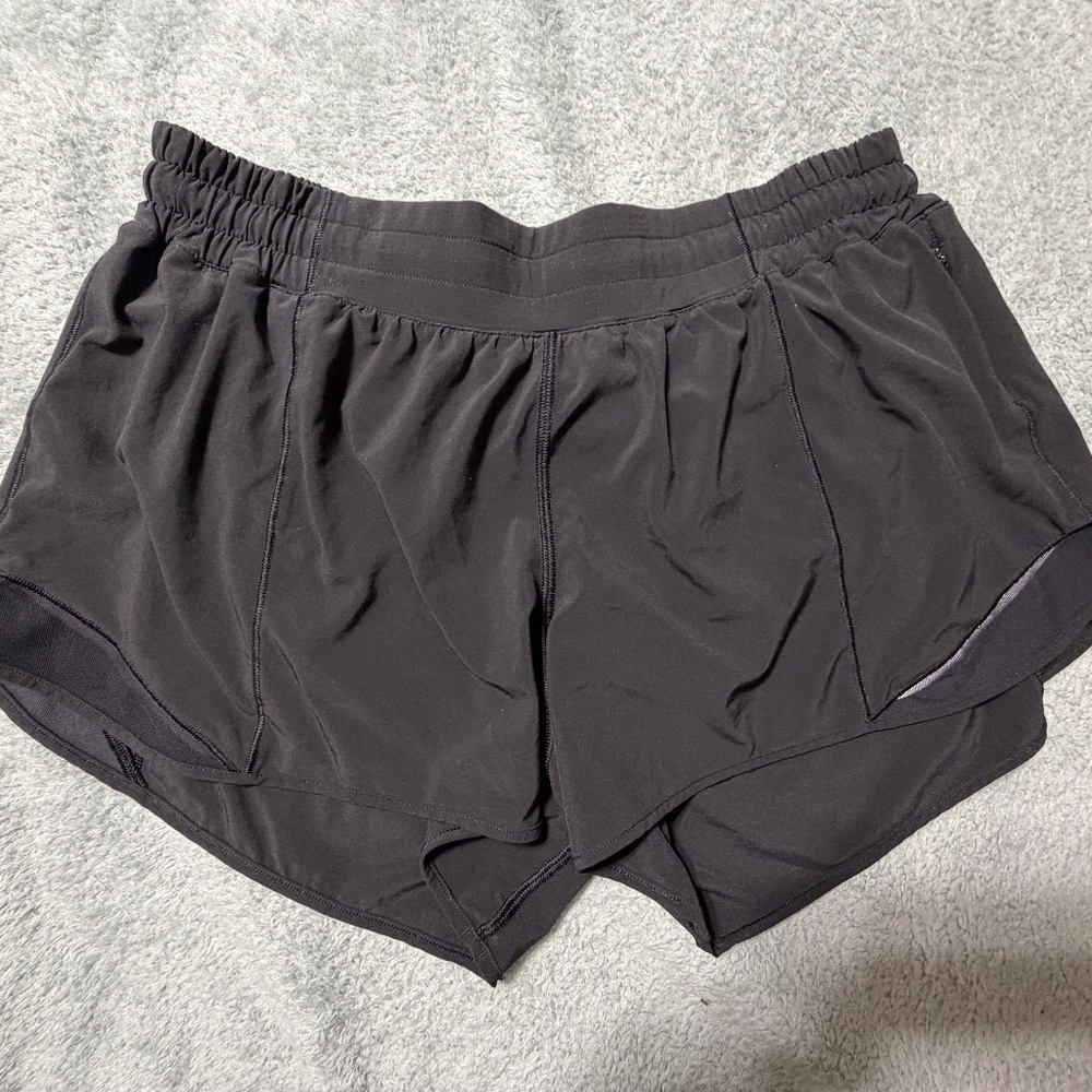 Lululemon Hotty Hot High-Rise Lined Short 2.5" - Size 12